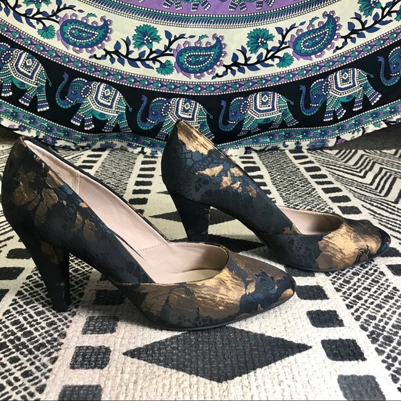 Like New Anthropologie Seychelles Special Ed Heels - Picture 2 of 8